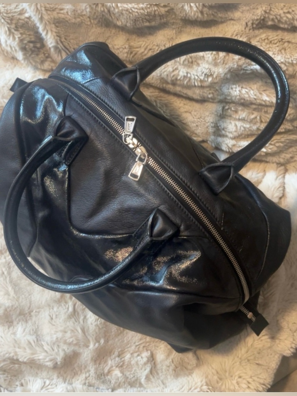 Yves Saint Laurent | Black Leather Signature Y Handbag Tote Women’s - Picture 9 of 14
